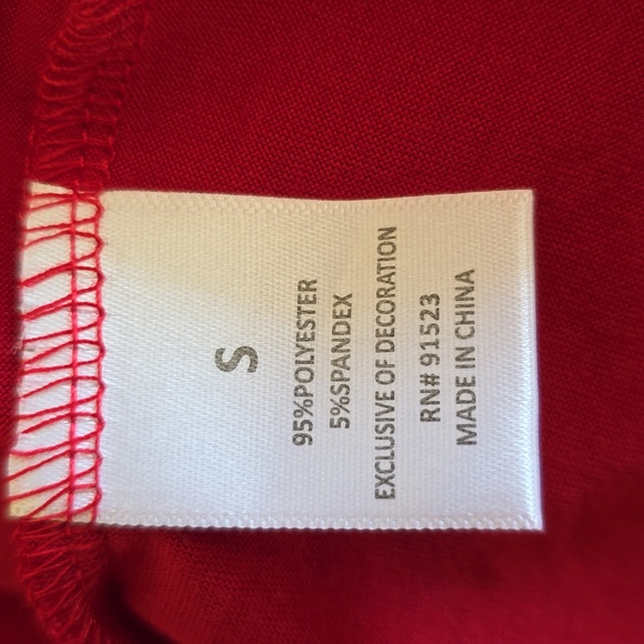 MAGICAL SEASON WOMEN'S RED " MOST LIKELY TO KISS SANTA" SHORT SLEEVE TEE SMALL - Picture 9 of 14